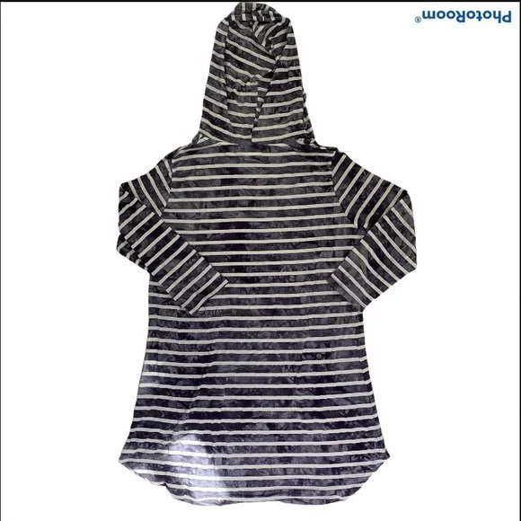 Blue Caribbean Striped Cover Up 🌺 - Picture 2 of 5